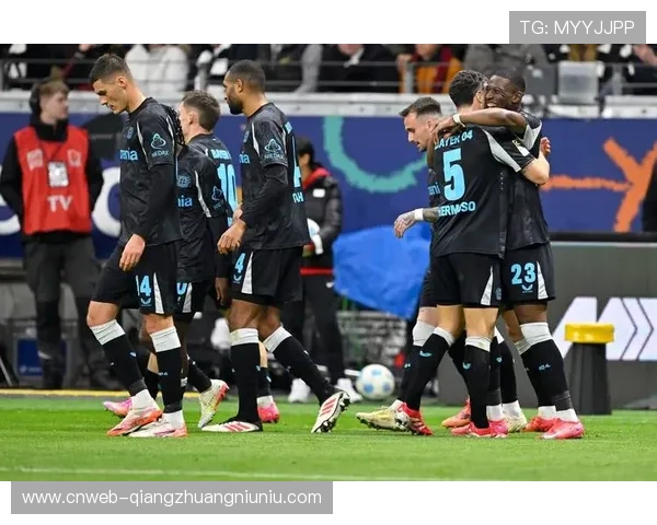 门兴补时阶段失球，客场憾负勒沃库森